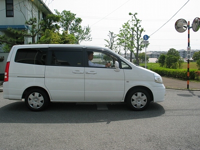 左側から来ていた車の写真